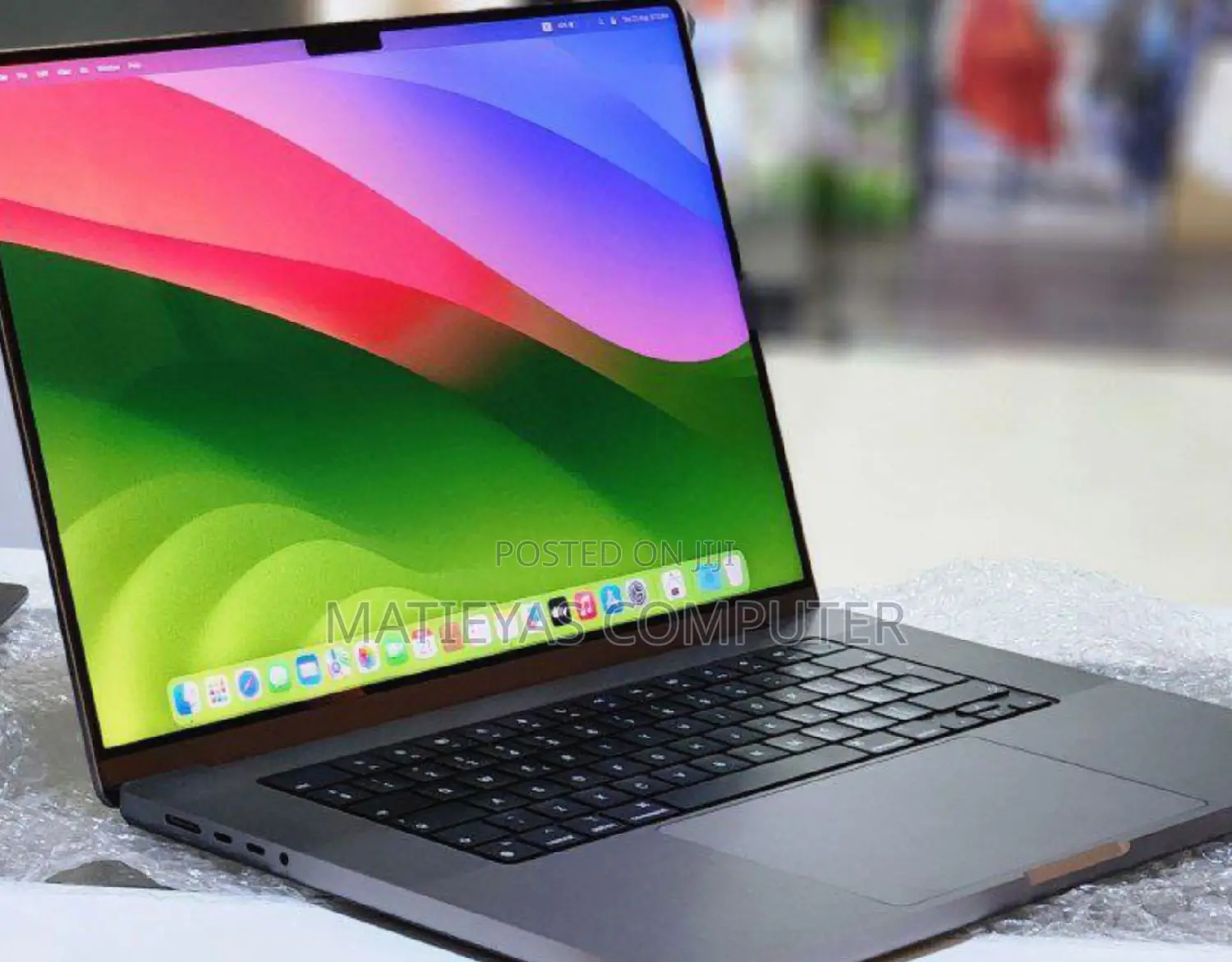 New Laptop Apple MacBook Pro 2021 M1 32GB Apple M1 Max SSD 512GB