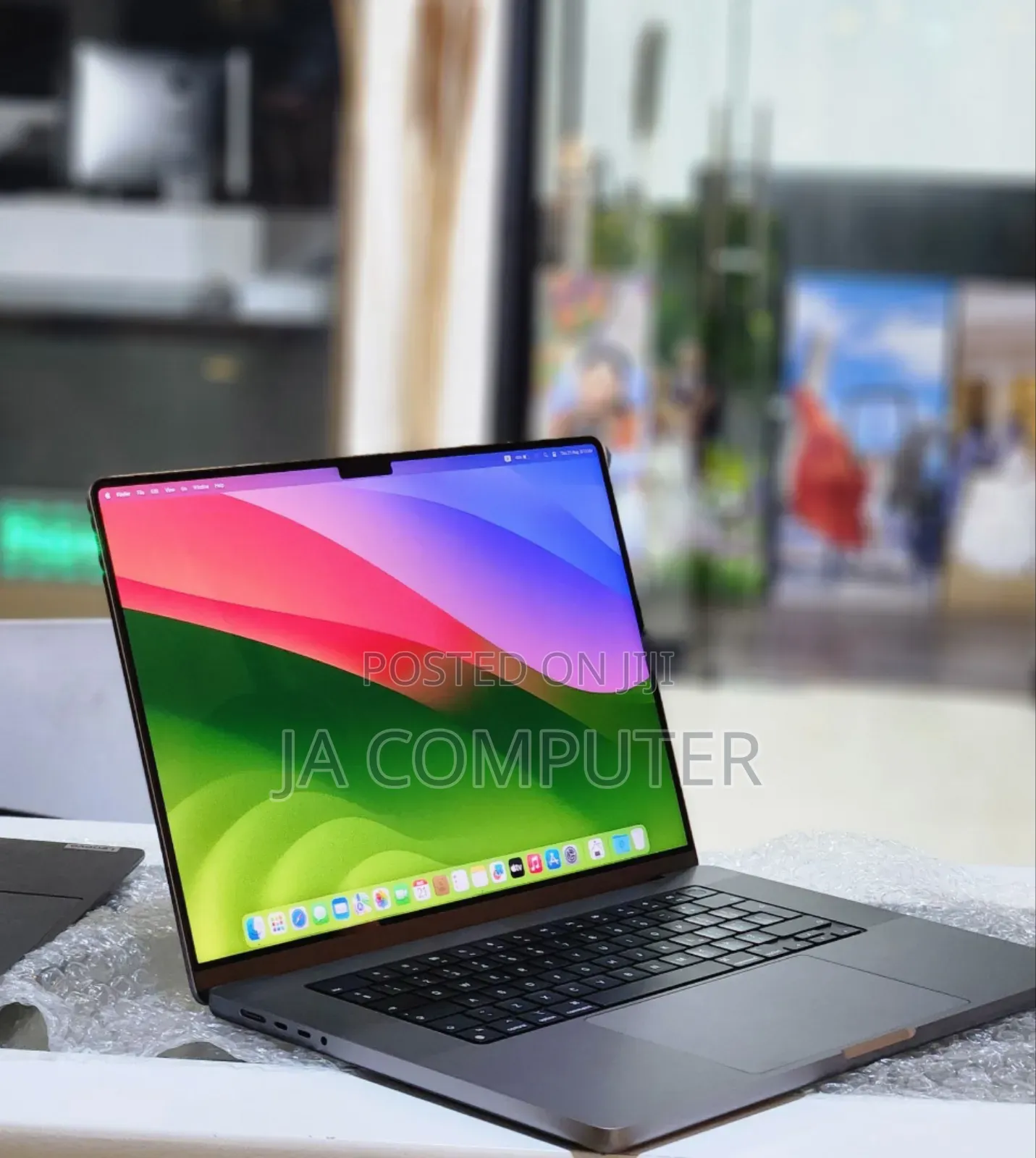 New Laptop Apple MacBook Pro M1 32GB Apple M1 Pro SSD 512GB