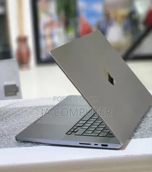 New Laptop Apple MacBook Pro M1 32GB Apple M1 Pro SSD 512GB