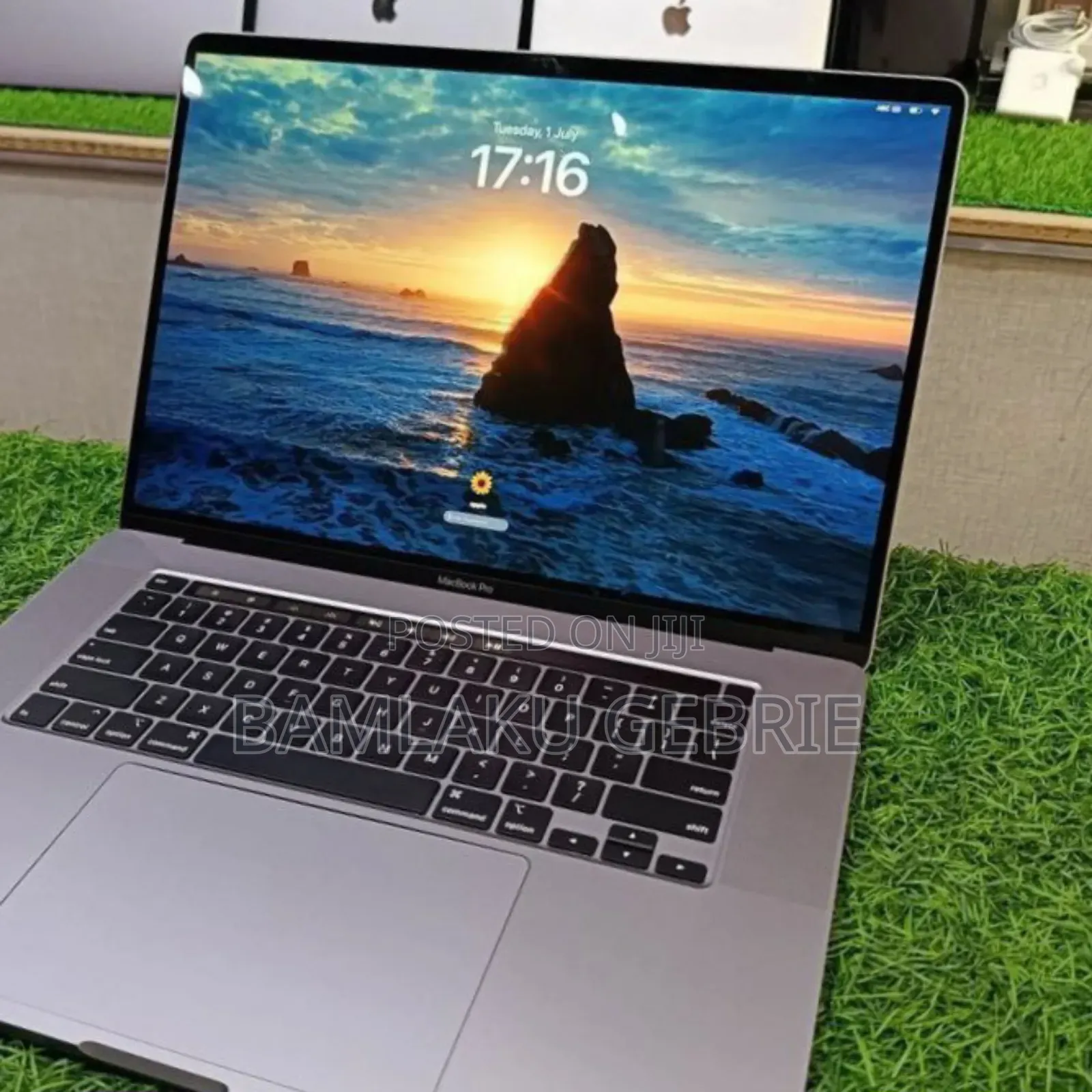 New Laptop Apple MacBook Pro 2019 32GB Intel Core I9 SSD 512GB