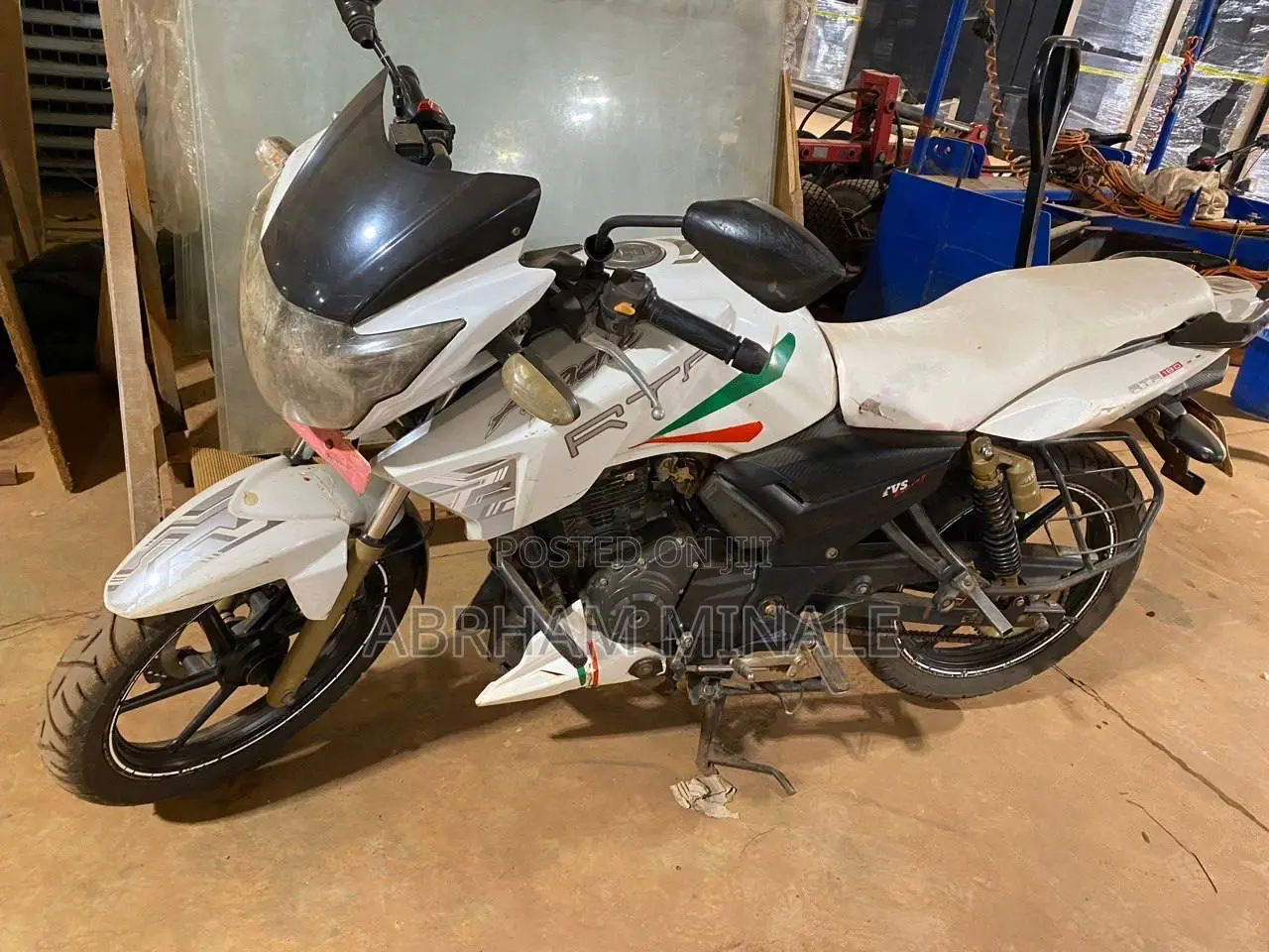 TVS Apache 180 RTR 2007 White