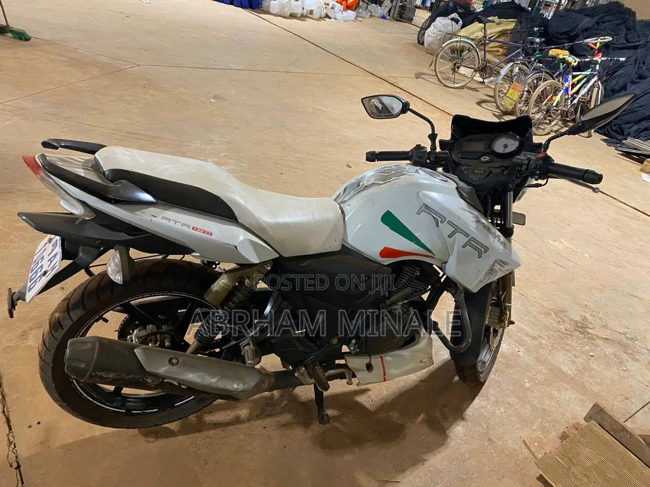 TVS Apache 180 RTR 2007 White