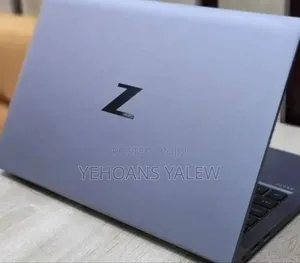 New Laptop HP ZBook Firefly G8 16GB Intel Core I7 SSD 512GB