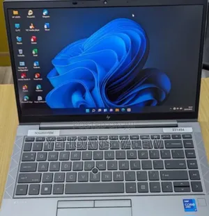 New Laptop HP ZBook Firefly G8 16GB Intel Core I7 SSD 512GB