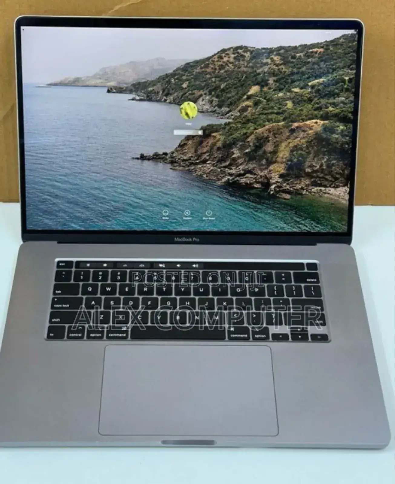 New Laptop Apple MacBook Pro 2019 32GB Intel Core I9 SSD 512GB