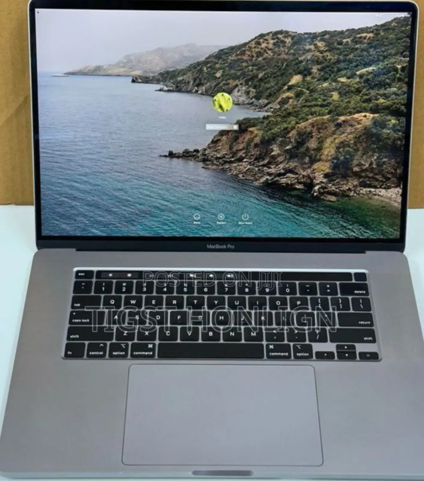 New Laptop Apple MacBook 2019 16GB Intel Core I7 SSD 512GB
