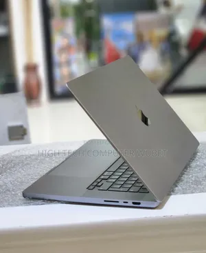 New Laptop Apple MacBook Pro M1 32GB Apple M1 Pro SSD 512GB