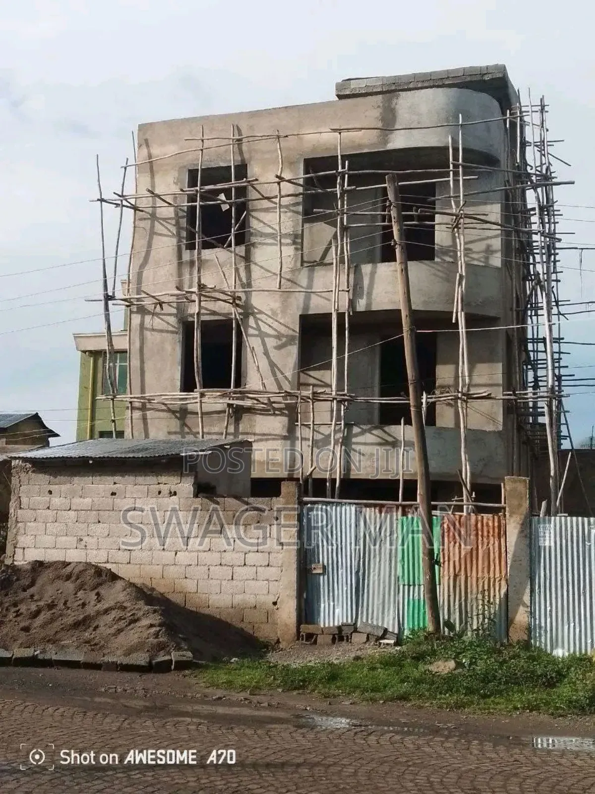 10bdrm Townhouse/Terrace in ለገ ጣፎ, Yeka for sale