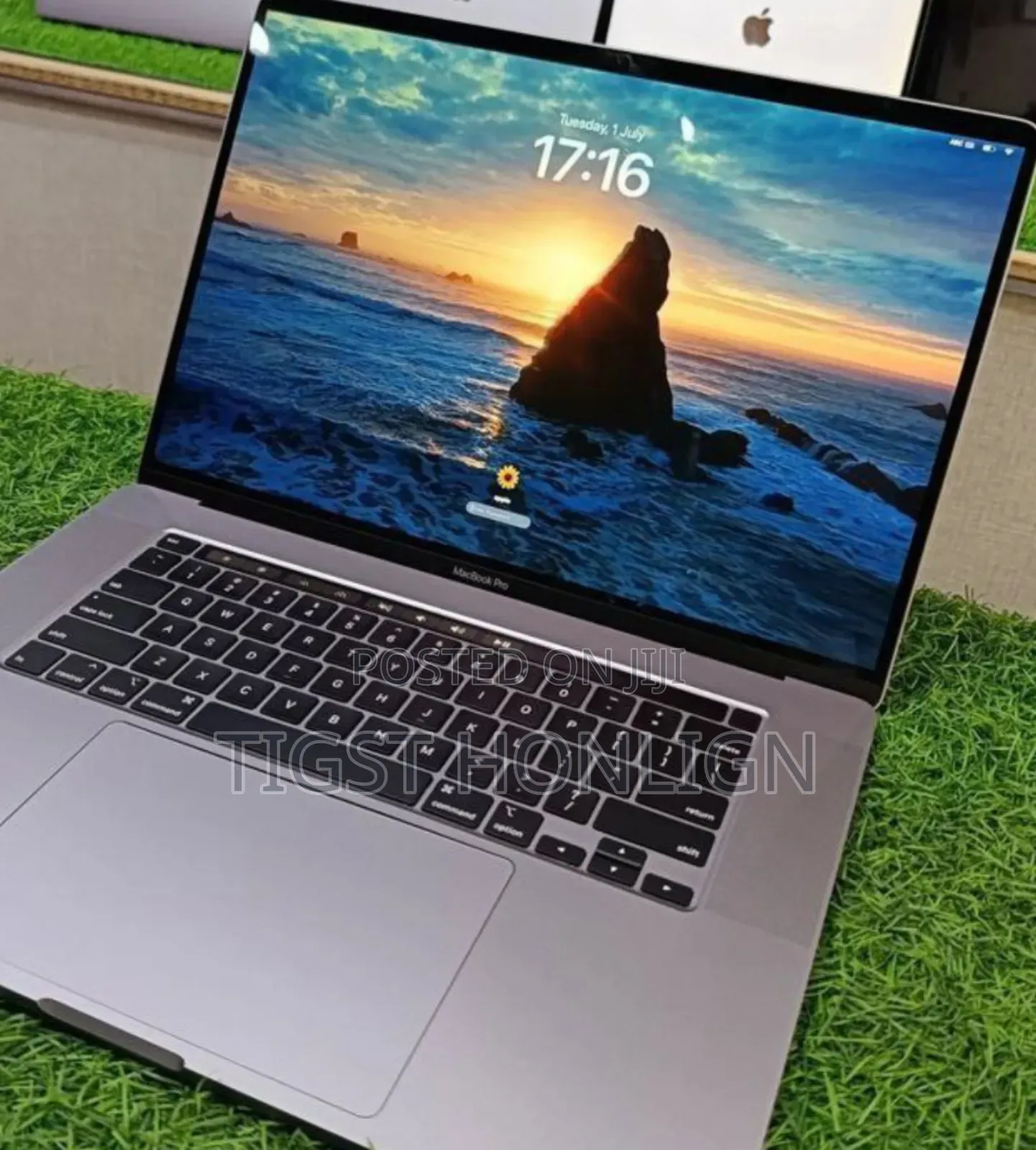 New Laptop Apple MacBook Pro 2019 32GB Intel Core I9 SSD 512GB