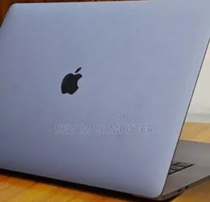 Photo - New Laptop Apple MacBook Pro 2019 16GB Intel Core I7 SSD 512GB