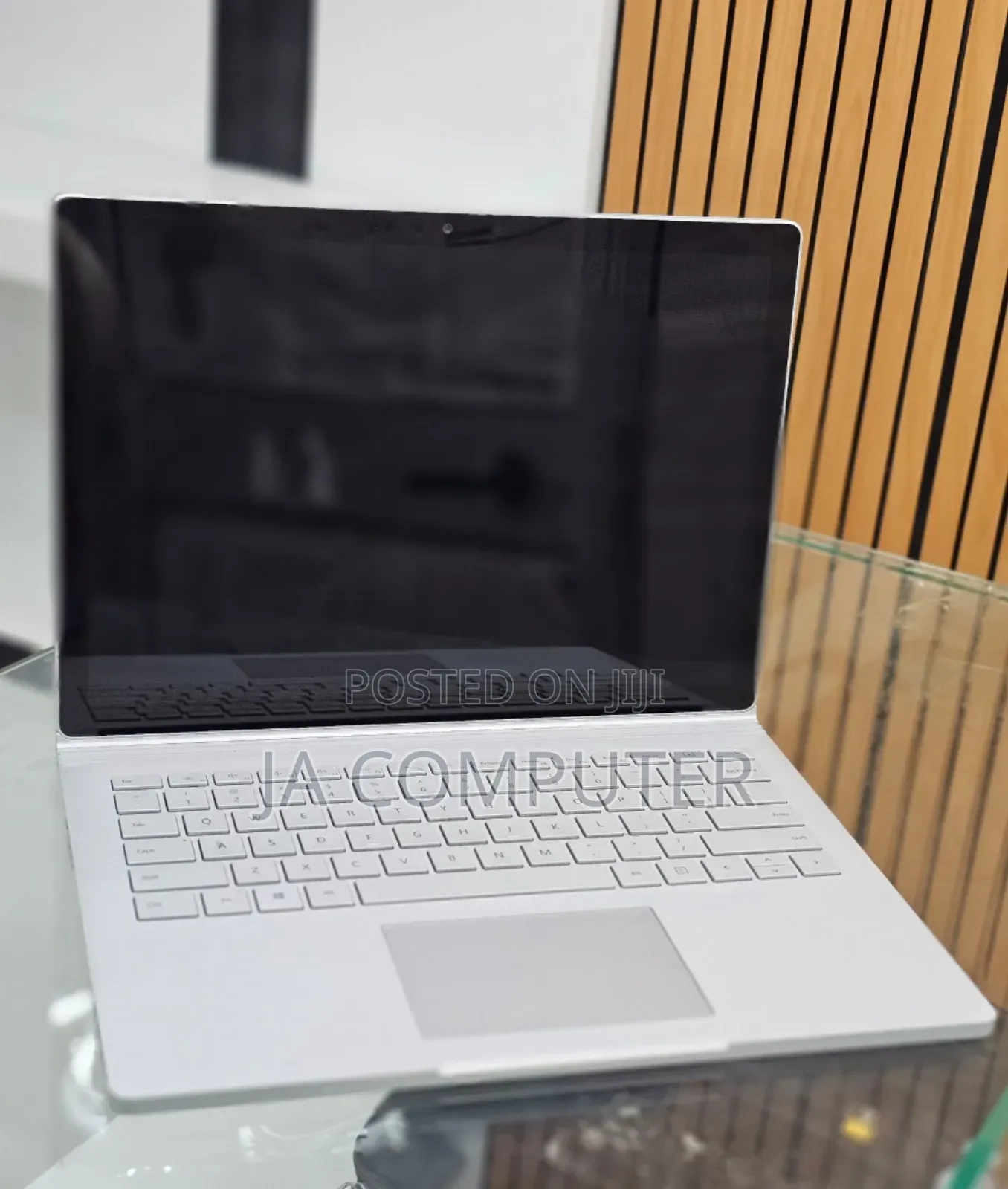 New Laptop Microsoft Surface Book 3 16GB Intel Core I7 SSD 256GB