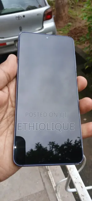 Photo - Samsung Galaxy S21 5G 128 GB Black