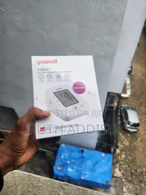 Photo - Yuwell Ye660d髀燒digit Blood Pressure Monitor𠙶弓digital Bp Monitor New