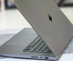 Photo - New Laptop Apple MacBook Pro 2021 M1 32GB SSD 512GB