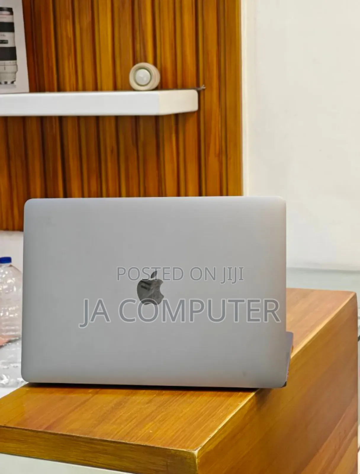 New Laptop Apple MacBook Pro 2020 8GB Intel Core I5 SSD 256GB