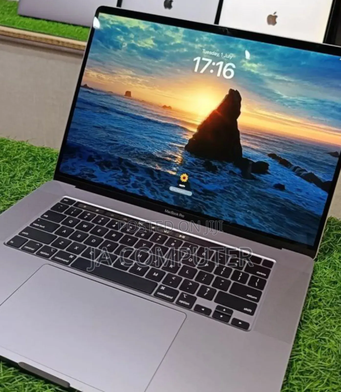 New Laptop Apple MacBook Pro 2019 32GB Intel Core I9 SSD 512GB