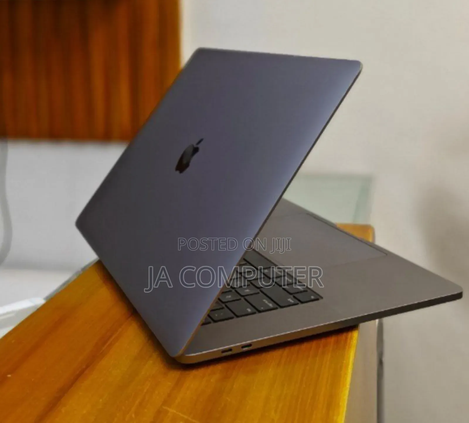 New Laptop Apple MacBook Pro 2019 32GB Intel Core I9 SSD 512GB