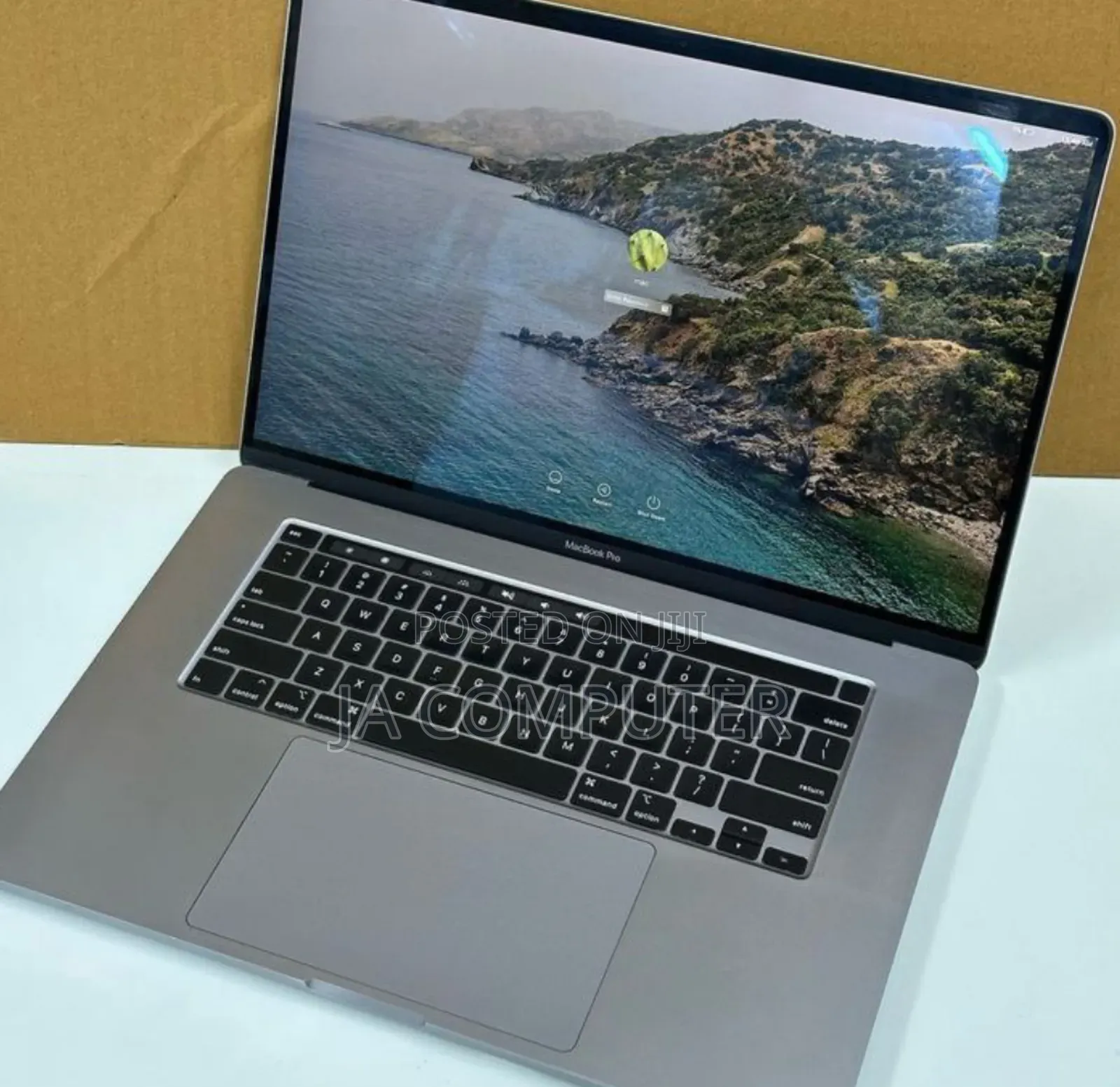 New Laptop Apple MacBook Pro 2019 32GB Intel Core I9 SSD 512GB