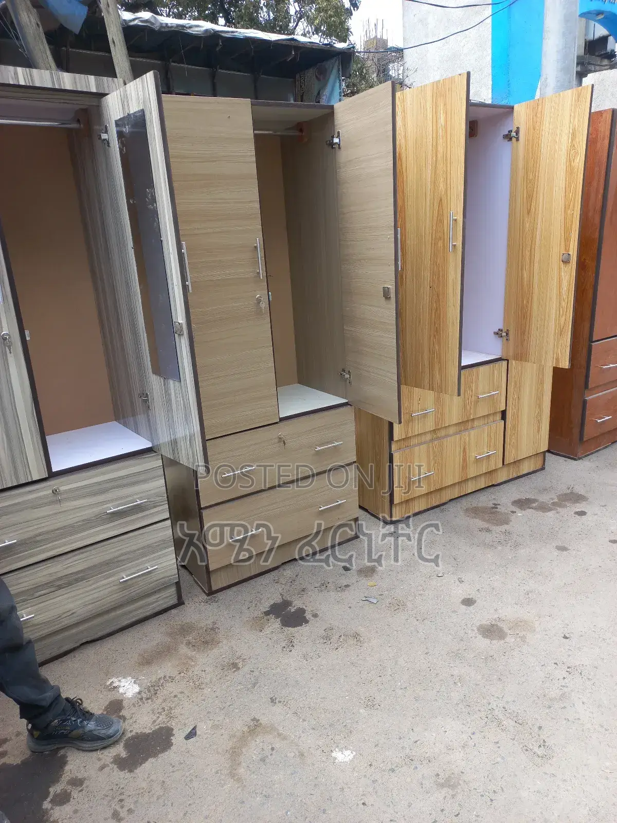 ቀምሳጥን 80cm በ11500. ሙሉ ለሙሉ MDF ላሚኔት የሆነ)