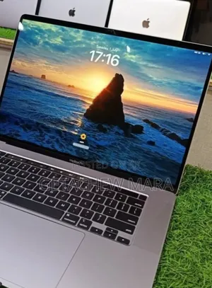 Photo - New Laptop Apple MacBook Pro 2019 32GB Intel Core I9 SSD 512GB