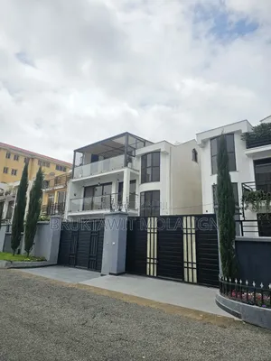 5bdrm Apartment in Ayat, Yeka for sale