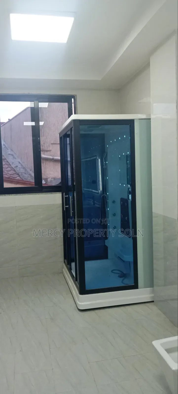 Furnished 8bdrm House in Bole for sale