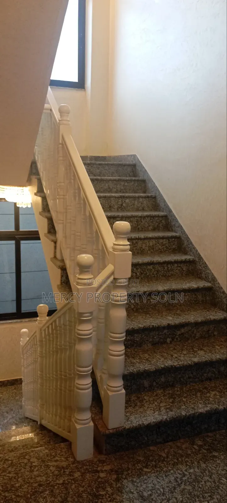 Furnished 8bdrm House in Bole for sale