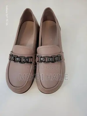 Photo - Very Comfortable Ladies Shoes Size 37