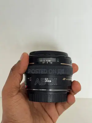 Photo - Canon Ef 50mm F/1.4