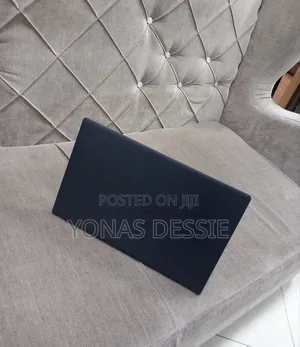 Photo - New Laptop Dell Vostro 3520 8GB Intel Core I5 SSD 512GB