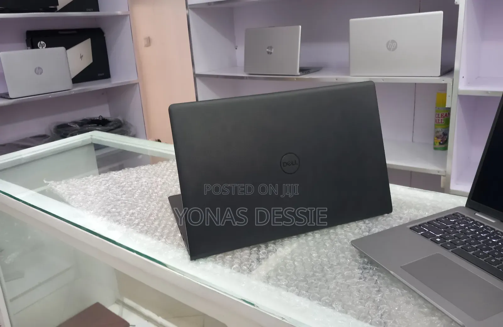 New Laptop Dell Vostro 3520 8GB Intel Core I5 SSD 512GB