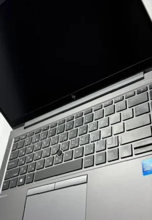 New Laptop HP ZBook Firefly 14 G7 16GB Intel Core I7 SSD 512GB