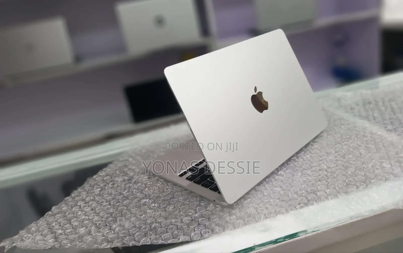 New Laptop Apple MacBook Air 2022 M2 8GB SSD 256GB