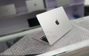 New Laptop Apple MacBook Air 2022 M2 8GB SSD 256GB