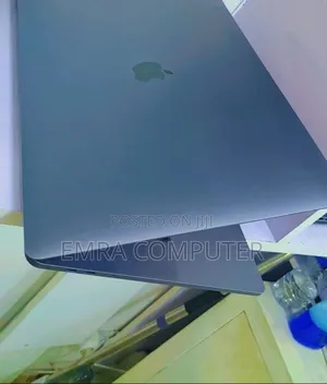 New Laptop Apple MacBook Pro 2017 16GB Intel Core I7 SSD 512GB