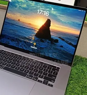 Photo - New Laptop Apple MacBook Pro M1 32GB Intel Core i9 SSD 512GB