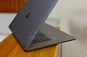 New Laptop Apple MacBook Pro M1 32GB Intel Core i9 SSD 512GB