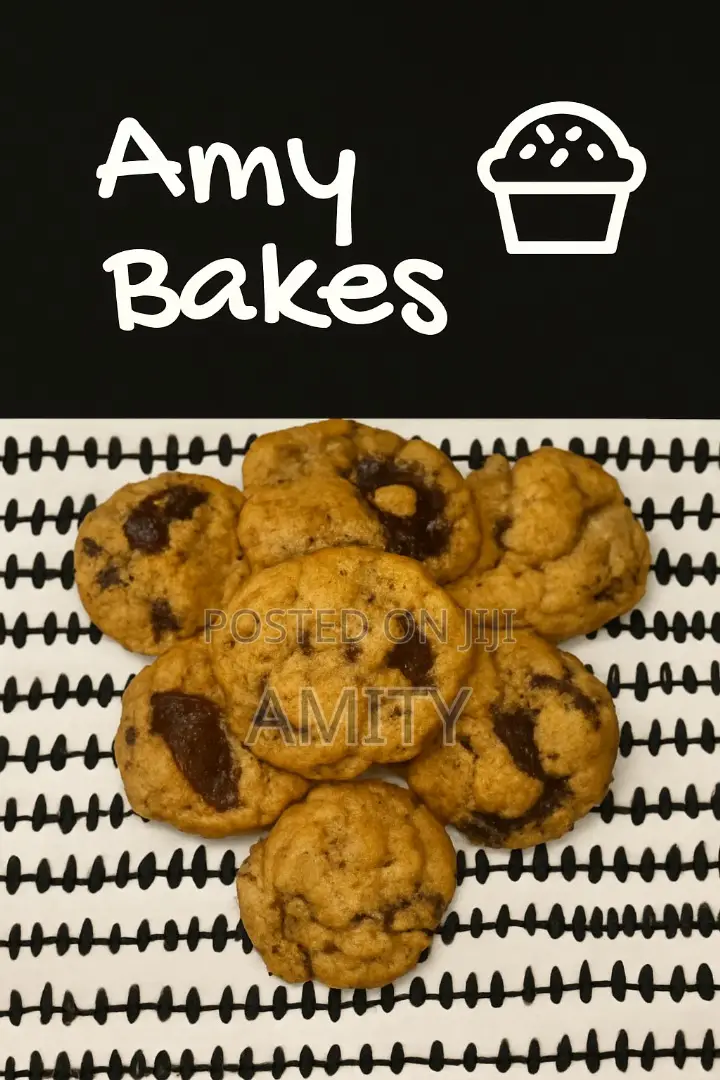 It's Friyay! Time for Peanutbutter Chocolate Chunk Cookies!