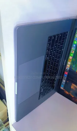 New Laptop Apple MacBook Pro 2019 16GB Intel Core I9 SSD 1T