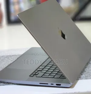 New Laptop Apple MacBook Pro 2021 M1 32GB Apple M1 Max SSD 512GB