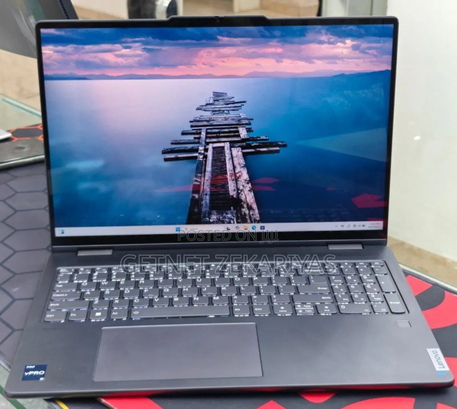 New Laptop Lenovo Yoga 7i 16GB Intel Core I7 SSD 1T