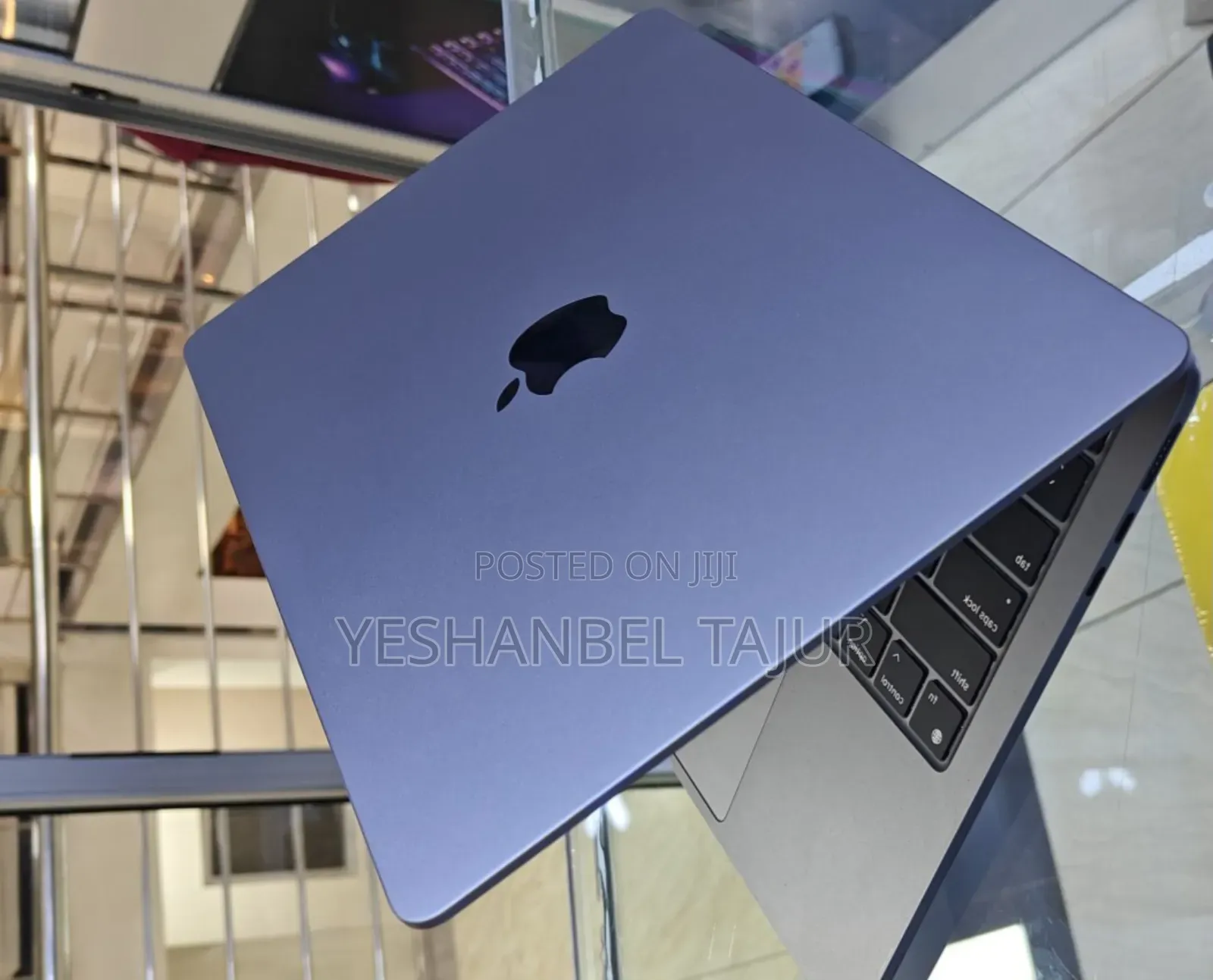 New Laptop Apple MacBook Air 2022 M2 8GB Apple M2 SSD 512GB