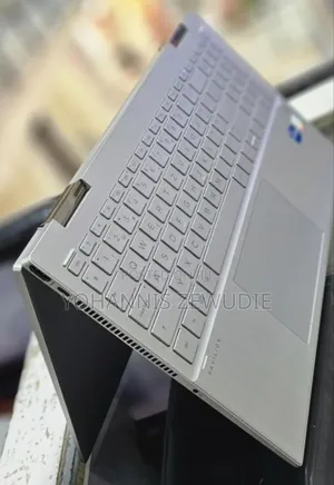 New Laptop HP Pavilion 15-Cs3063cl 16GB Intel Core I5 SSD 512GB