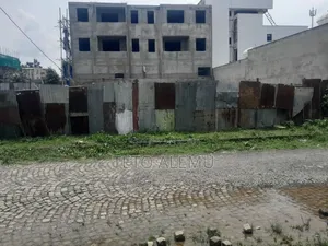 የሚሸጥ ቦታ አያት አካባቢ 175 ካሬ