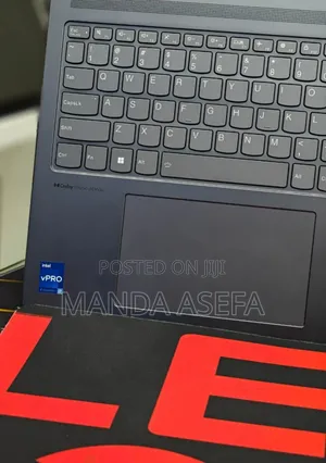 New Laptop Lenovo Yoga 7i 16GB Intel Core I7 SSD 1T