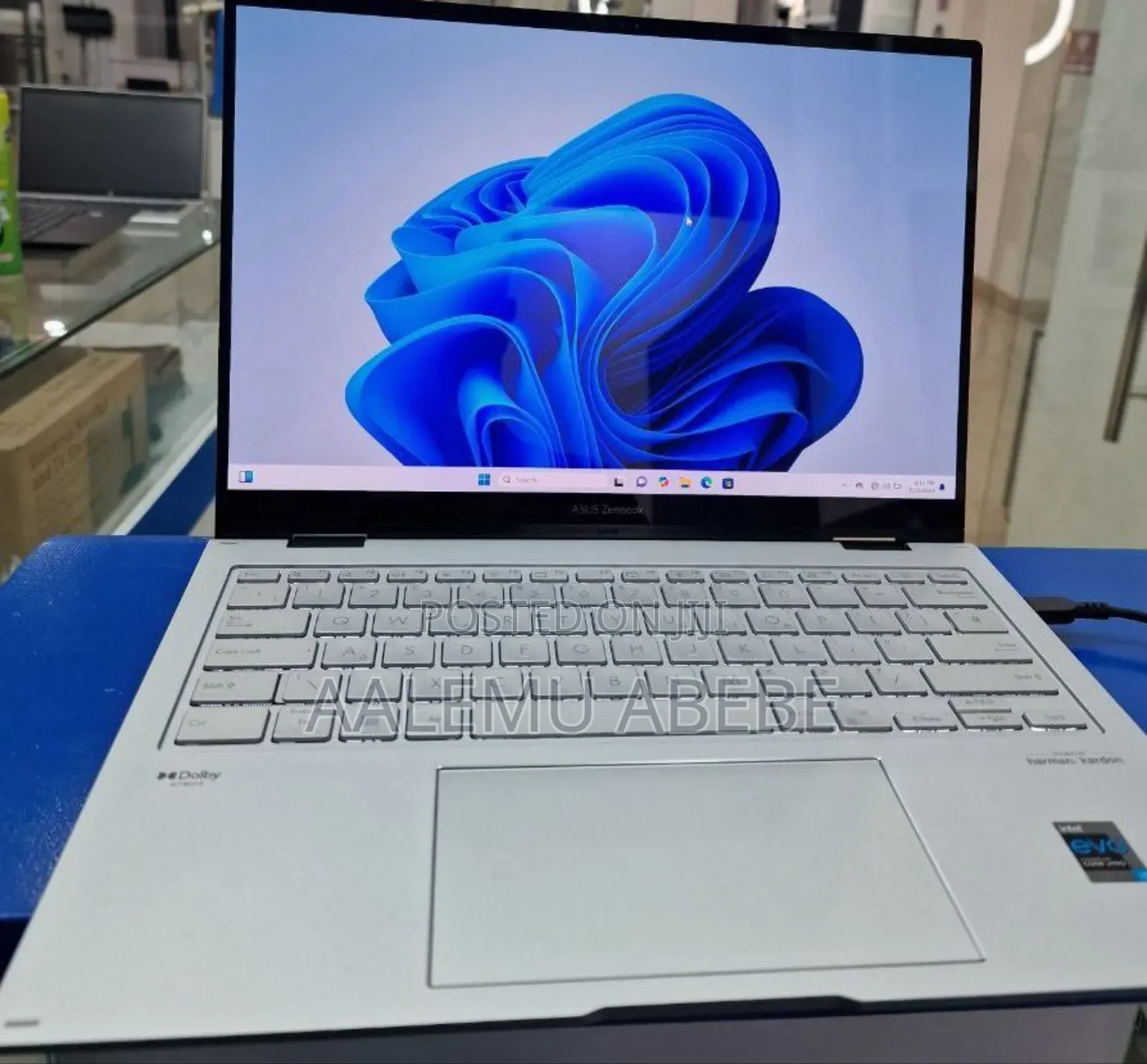 New Laptop Asus ZenBook Flip 14 UX461UA 16GB Intel Core I7 SSD 512GB