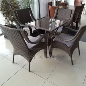 Garden 1 Table And 4 Chairs