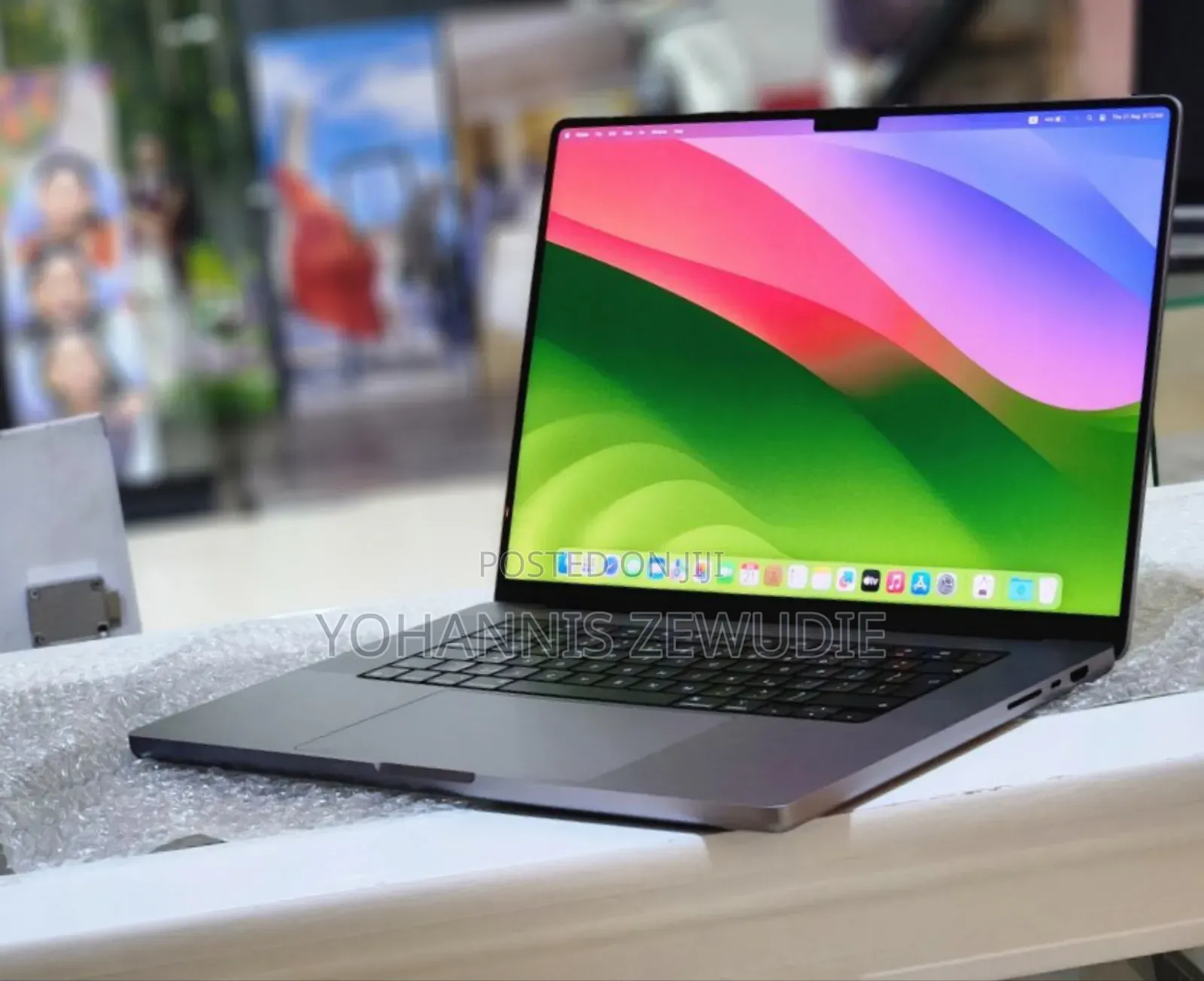 New Laptop Apple MacBook Pro M1 32GB Apple M1 Max SSD 512GB