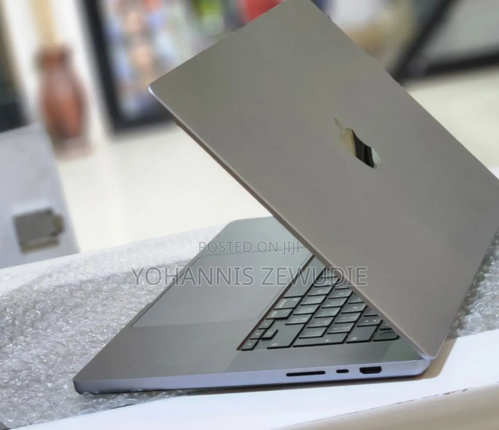 New Laptop Apple MacBook Pro M1 32GB Apple M1 Max SSD 512GB