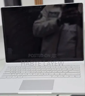 New Laptop Microsoft Surface Book 3 4GB Intel Core I7 SSD 256GB